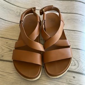 Sorel leather Roaming Crisscross slide sandals size 8